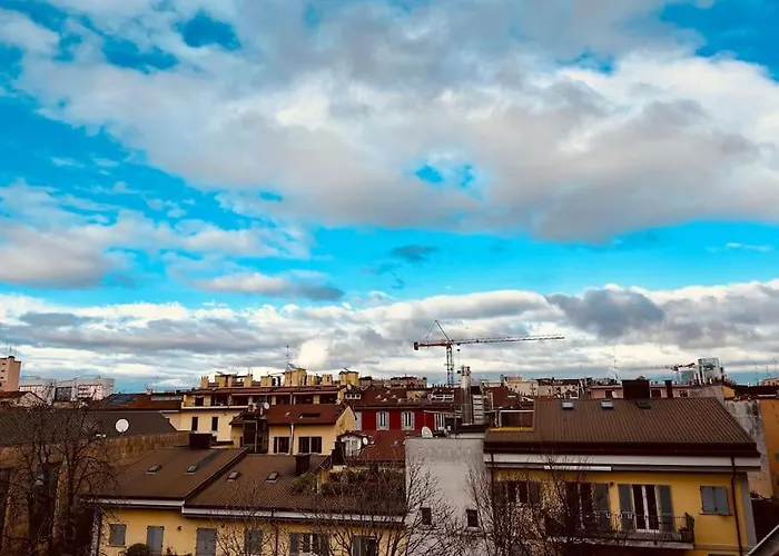 Sky-View Flat In Milan